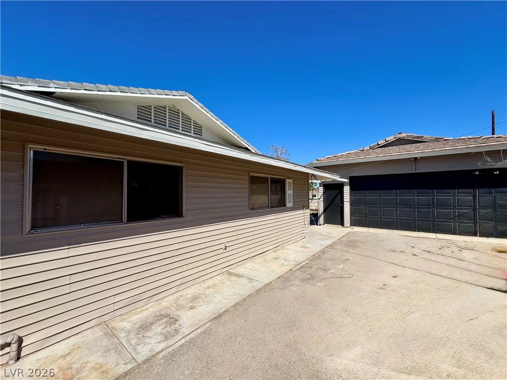 6930 Valley View, Las Vegas, NV 89118