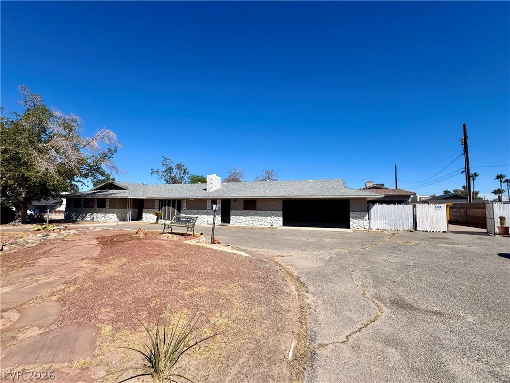6930 Valley View, Las Vegas, NV 89118