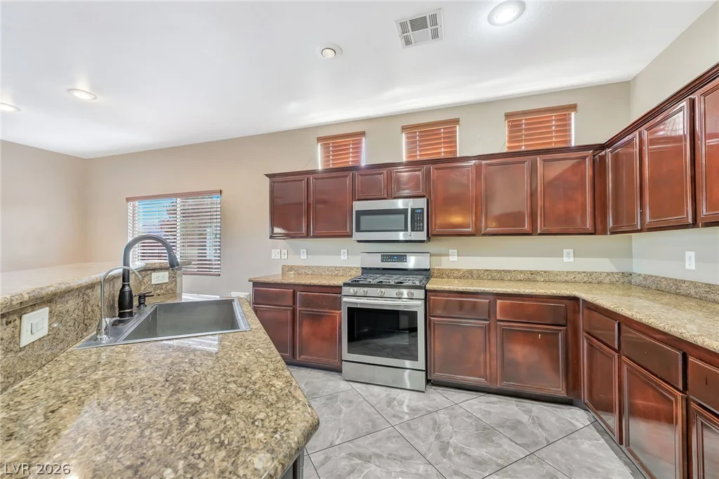 5968 Pavilion Lakes, Las Vegas, NV 89122