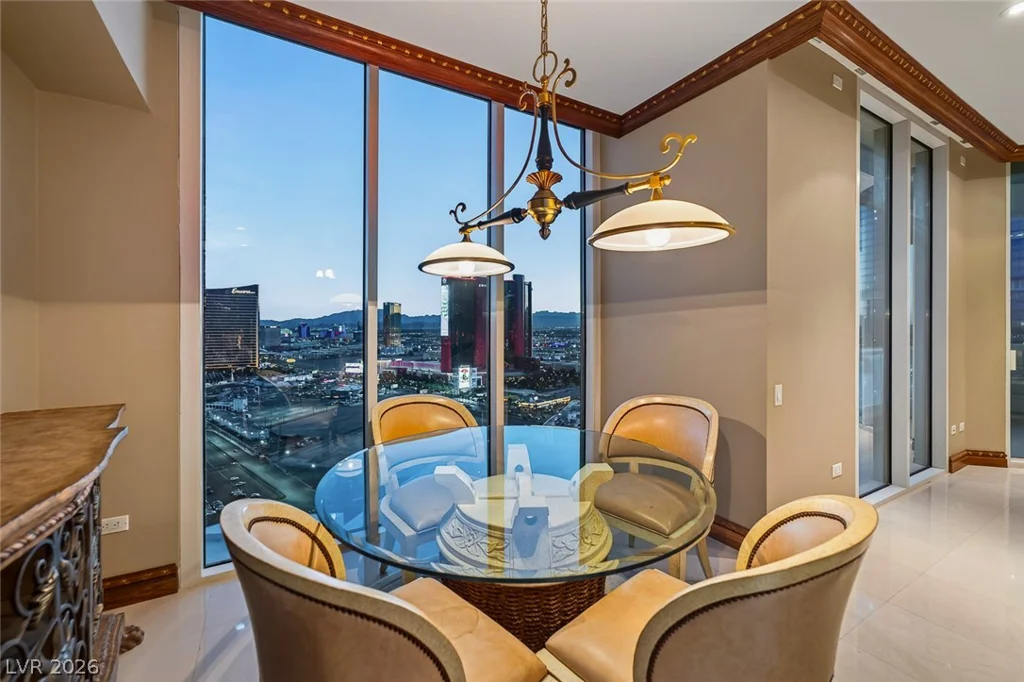 2877 Paradise, Las Vegas, NV 89109
