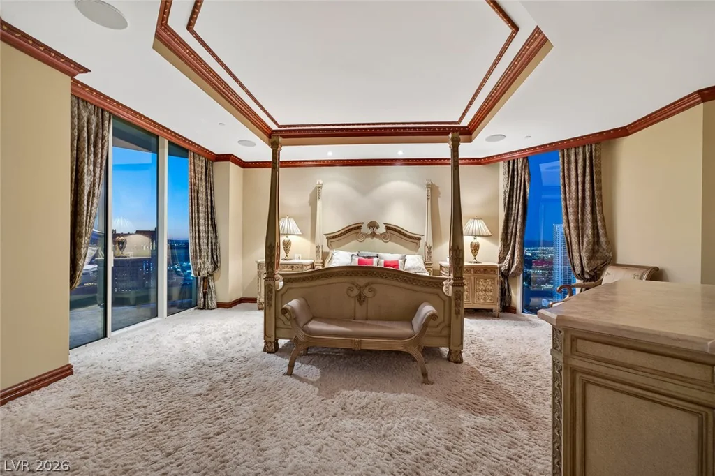 2877 Paradise, Las Vegas, NV 89109