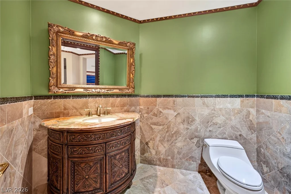 2877 Paradise, Las Vegas, NV 89109