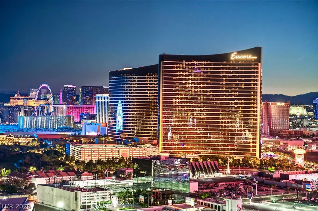 2877 Paradise, Las Vegas, NV 89109