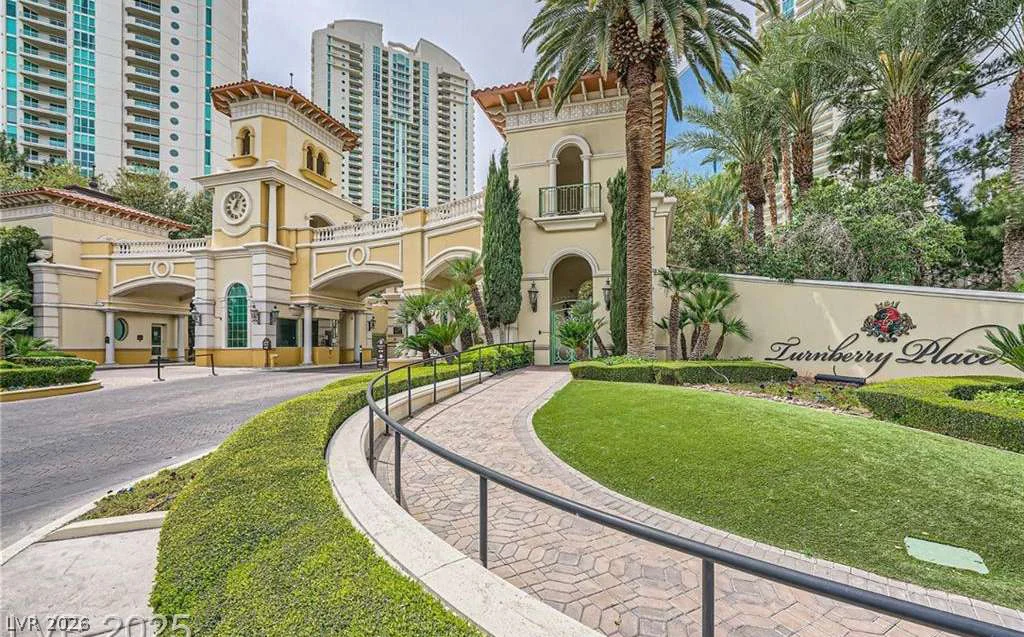 2877 Paradise, Las Vegas, NV 89109