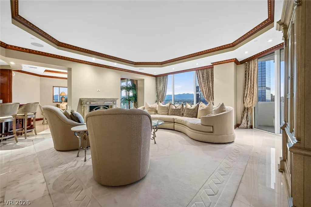 2877 Paradise, Las Vegas, NV 89109