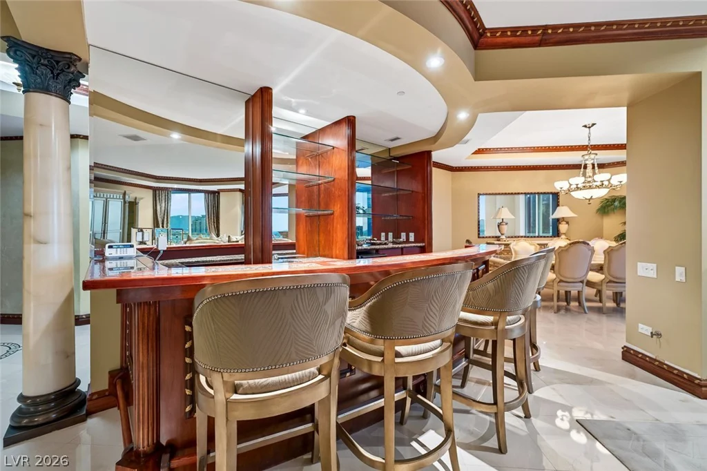 2877 Paradise, Las Vegas, NV 89109