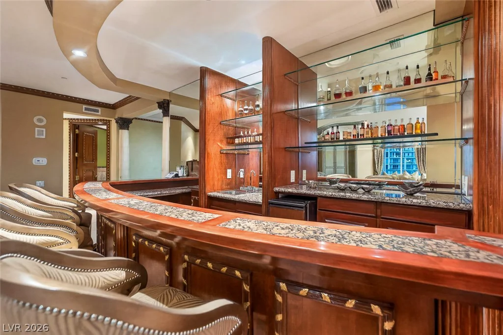 2877 Paradise, Las Vegas, NV 89109