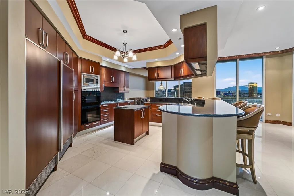 2877 Paradise, Las Vegas, NV 89109