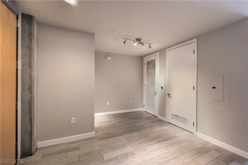353 Bonneville, Las Vegas, NV 89101