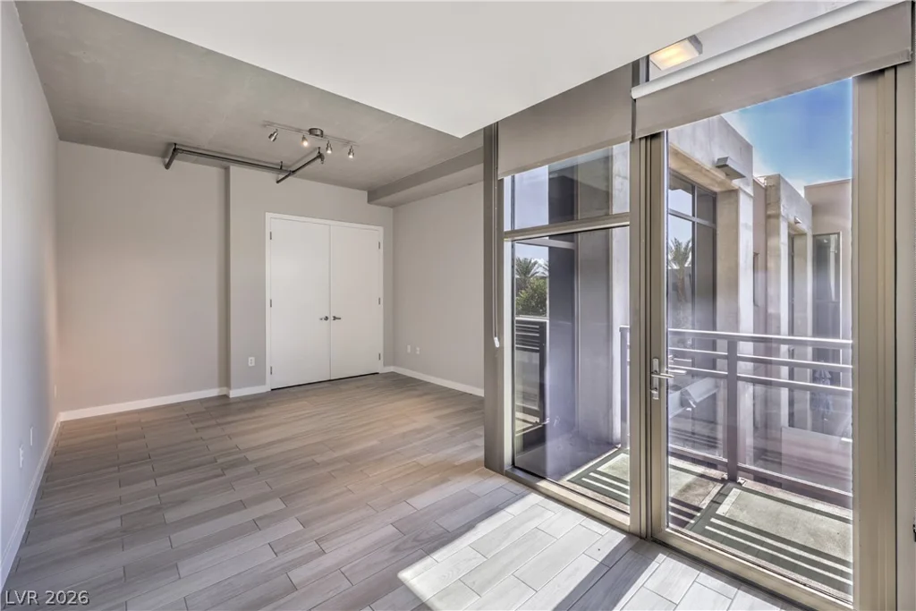 353 Bonneville, Las Vegas, NV 89101