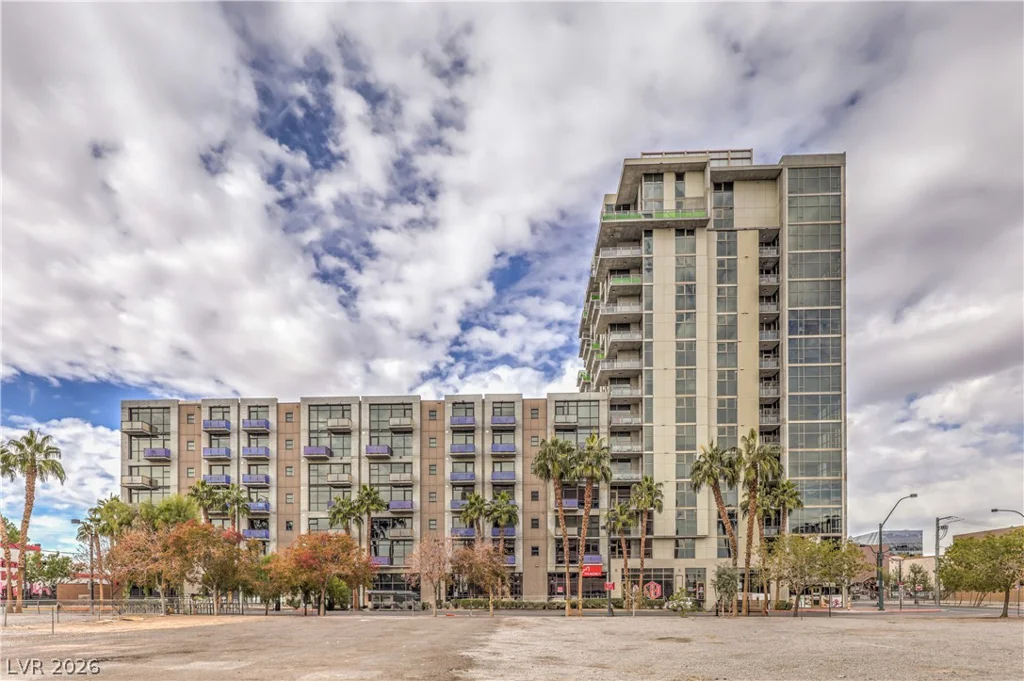 353 Bonneville, Las Vegas, NV 89101