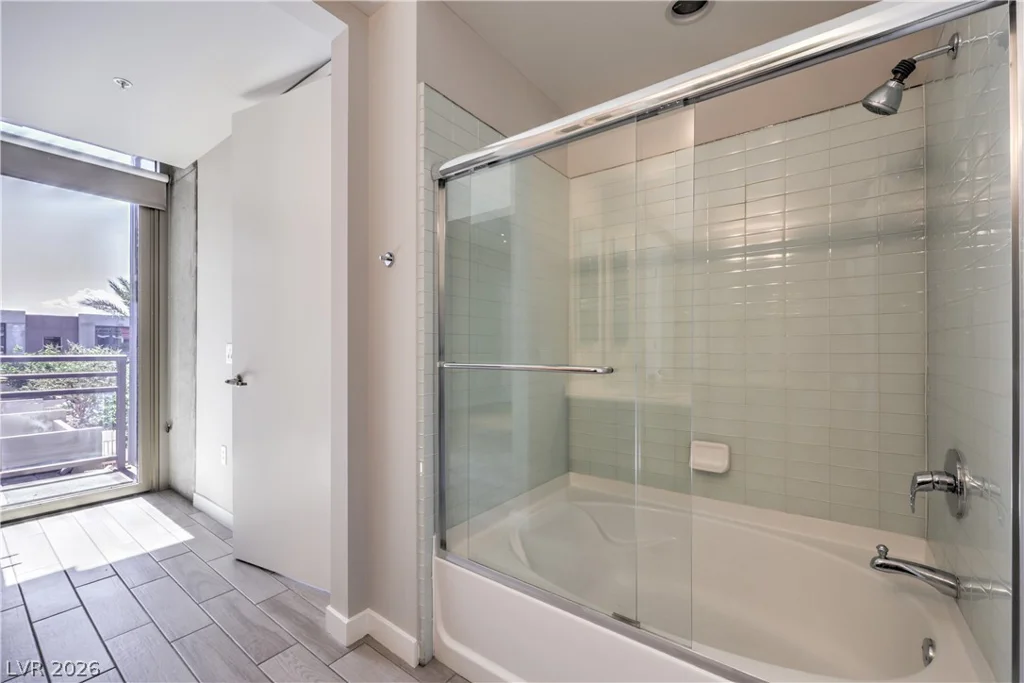 353 Bonneville, Las Vegas, NV 89101