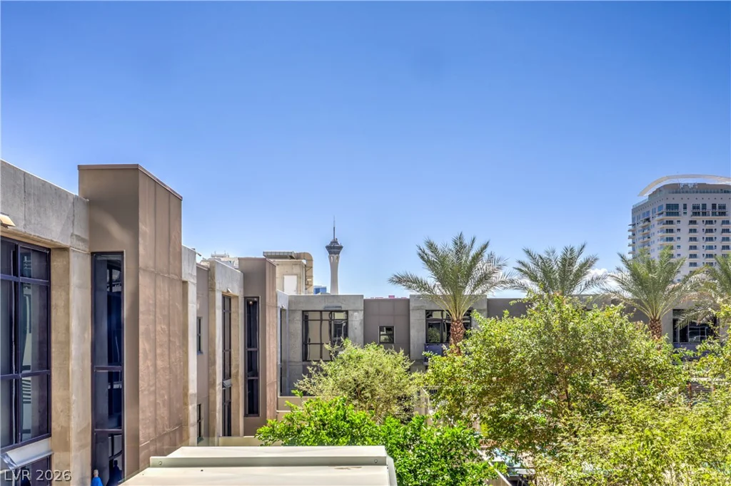 353 Bonneville, Las Vegas, NV 89101