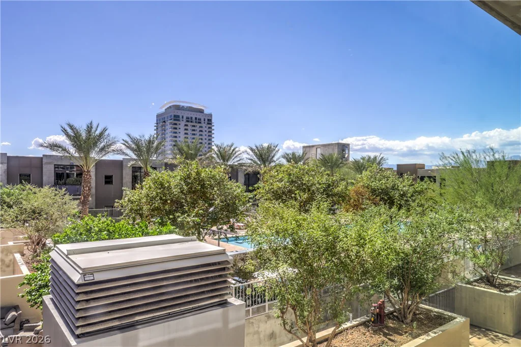 353 Bonneville, Las Vegas, NV 89101