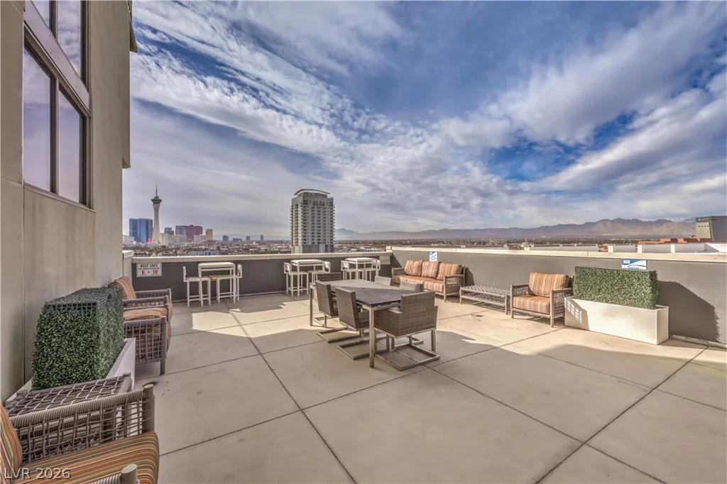 353 Bonneville, Las Vegas, NV 89101