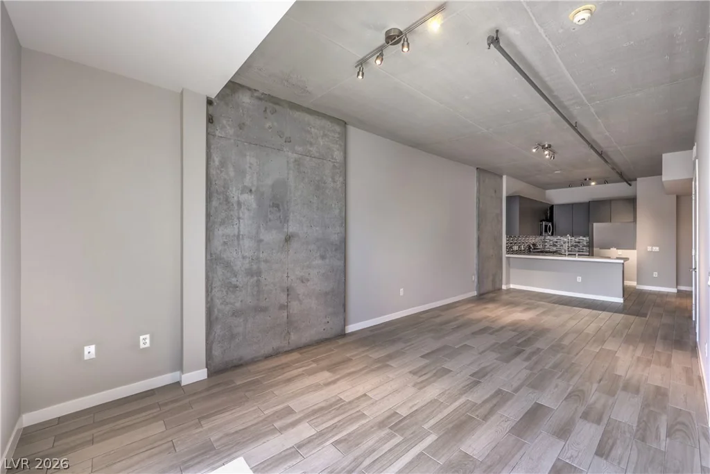 353 Bonneville, Las Vegas, NV 89101