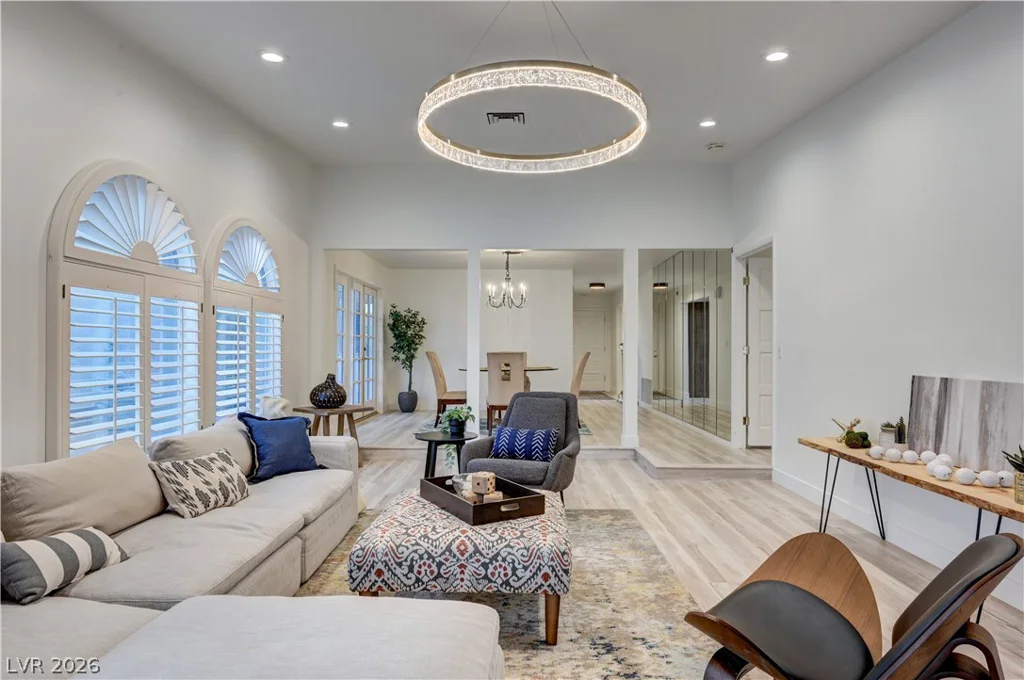 3005 Plaza De Rosa, Las Vegas, NV 89102