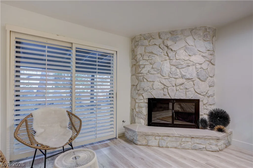 3005 Plaza De Rosa, Las Vegas, NV 89102