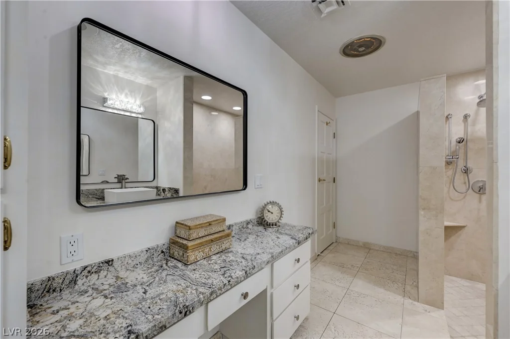 3005 Plaza De Rosa, Las Vegas, NV 89102