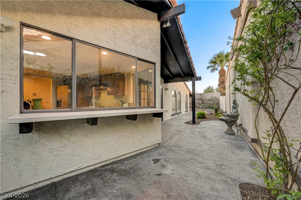 3005 Plaza De Rosa, Las Vegas, NV 89102