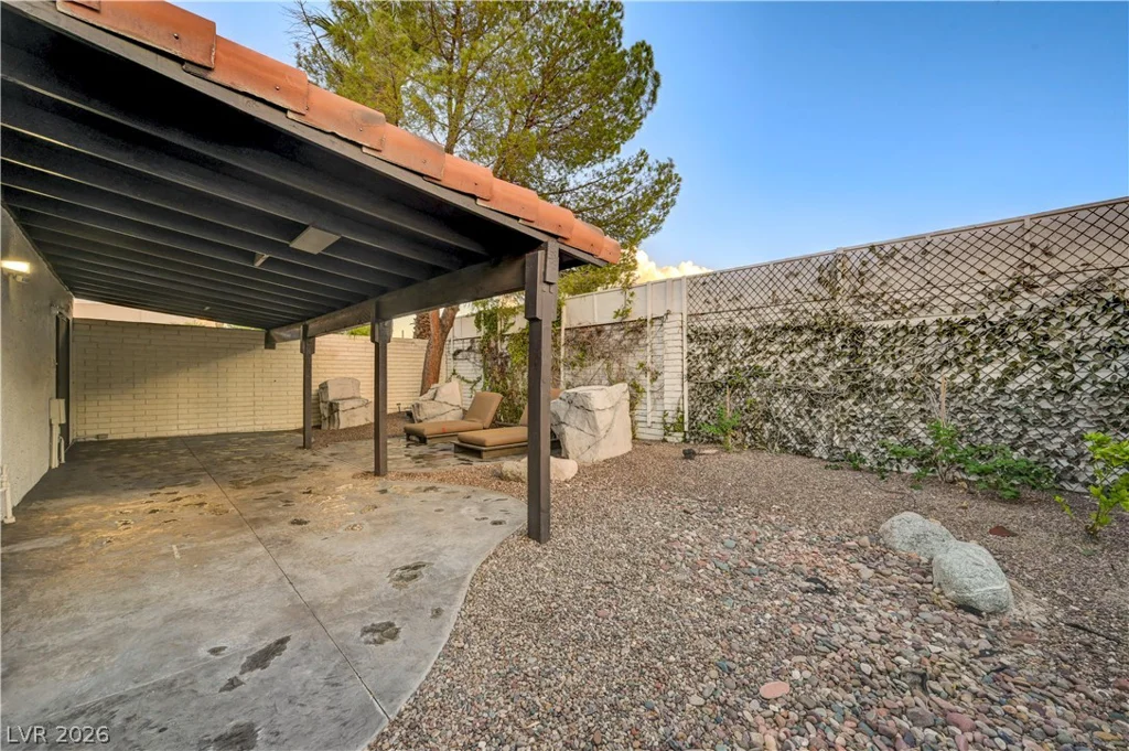 3005 Plaza De Rosa, Las Vegas, NV 89102