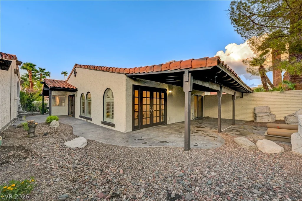 3005 Plaza De Rosa, Las Vegas, NV 89102