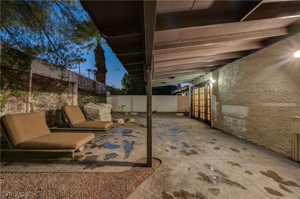 3005 Plaza De Rosa, Las Vegas, NV 89102