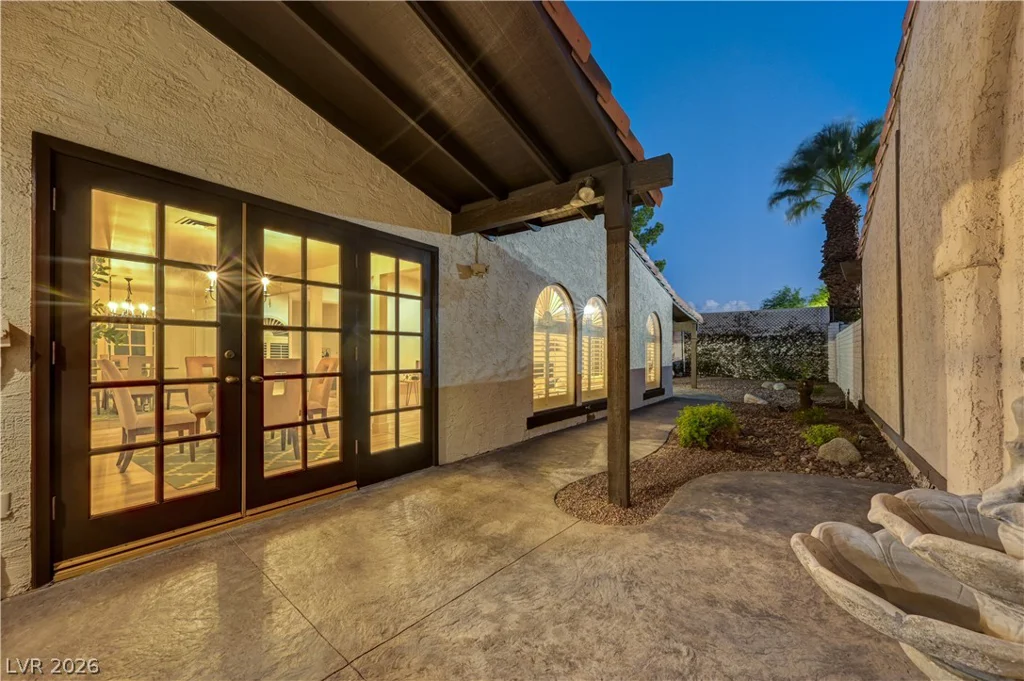 3005 Plaza De Rosa, Las Vegas, NV 89102