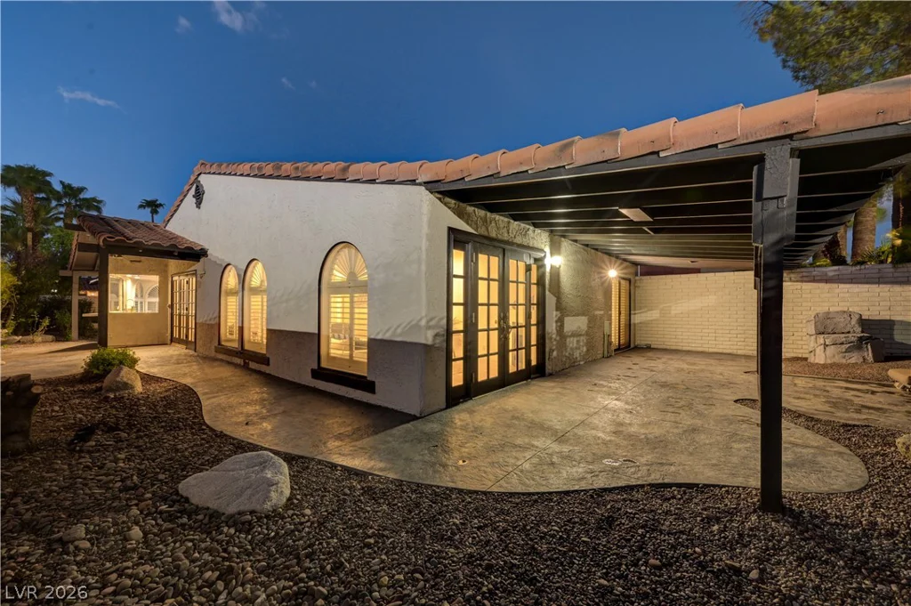 3005 Plaza De Rosa, Las Vegas, NV 89102