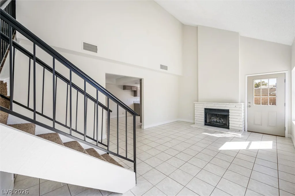 6733 Evanston, Las Vegas, NV 89108