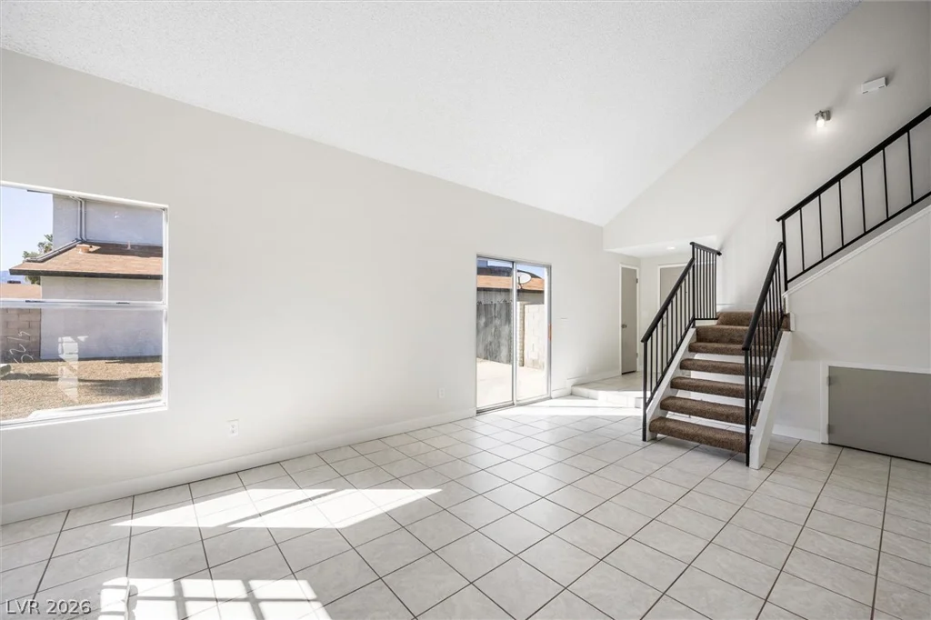 6733 Evanston, Las Vegas, NV 89108