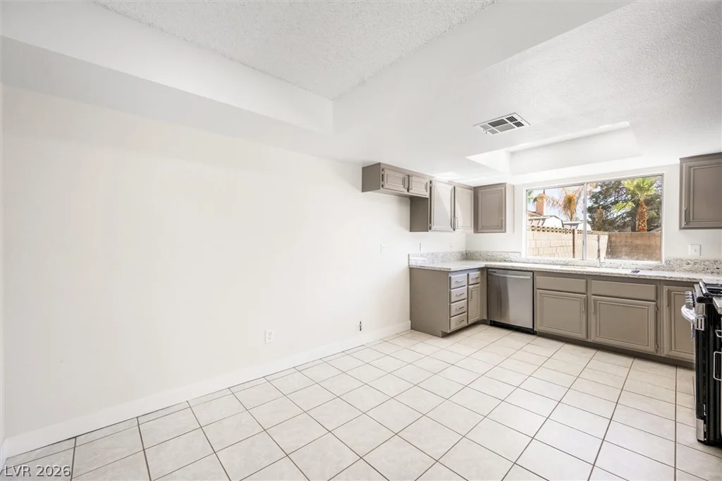 6733 Evanston, Las Vegas, NV 89108