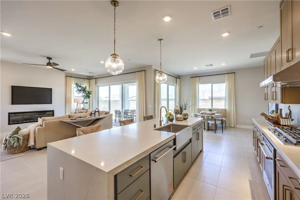 7925 Justin Cove, North Las Vegas, NV 89084