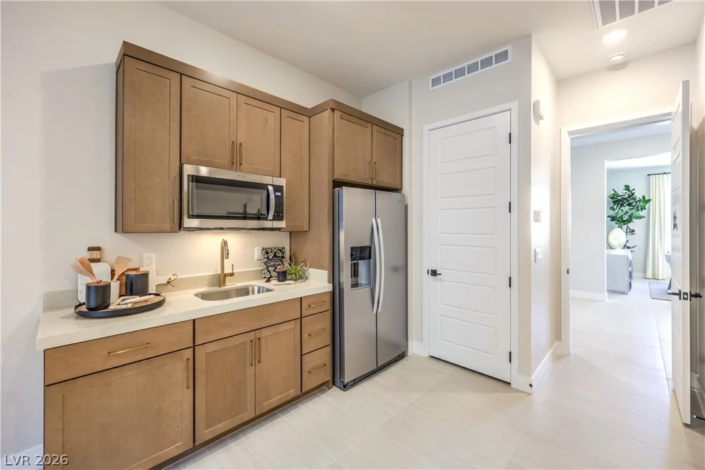 7925 Justin Cove, North Las Vegas, NV 89084