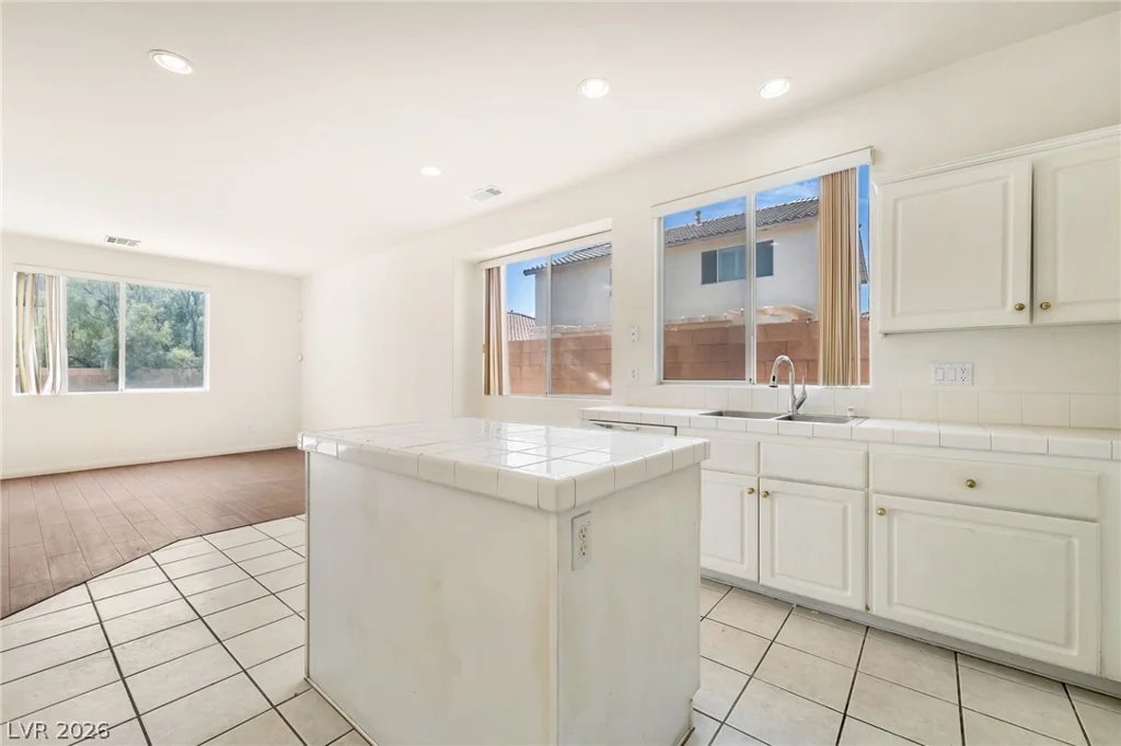 8251 Shell Beach, Las Vegas, NV 89117
