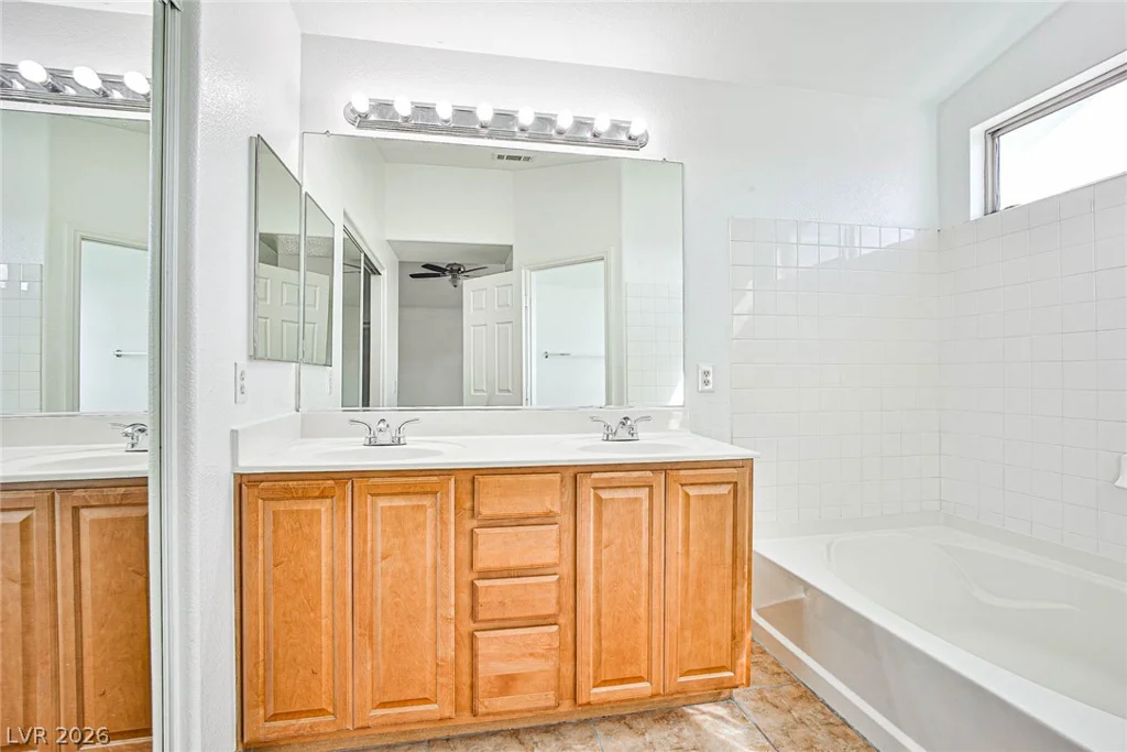 7647 MOCORITO, Las Vegas, NV 89113