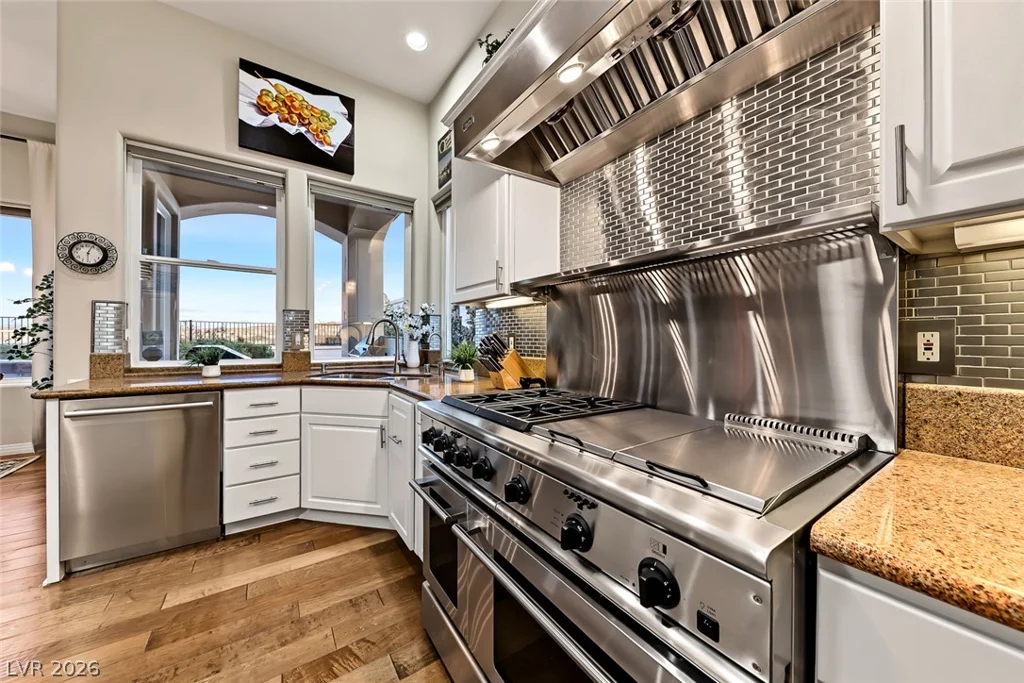 25 Avenida Fiori, Henderson, NV 89011