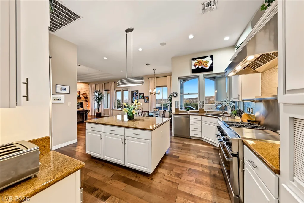 25 Avenida Fiori, Henderson, NV 89011