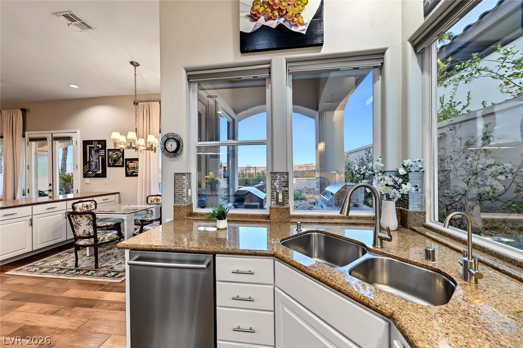 25 Avenida Fiori, Henderson, NV 89011
