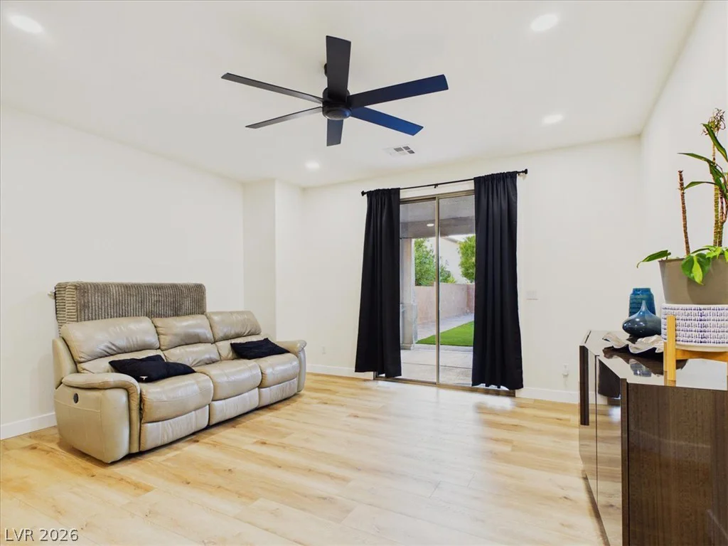 5845 Altissimo, North Las Vegas, NV 89081