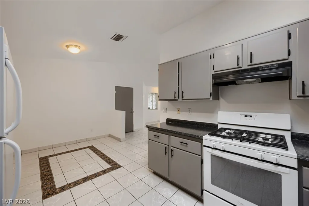 1918 King Hill, Las Vegas, NV 89106
