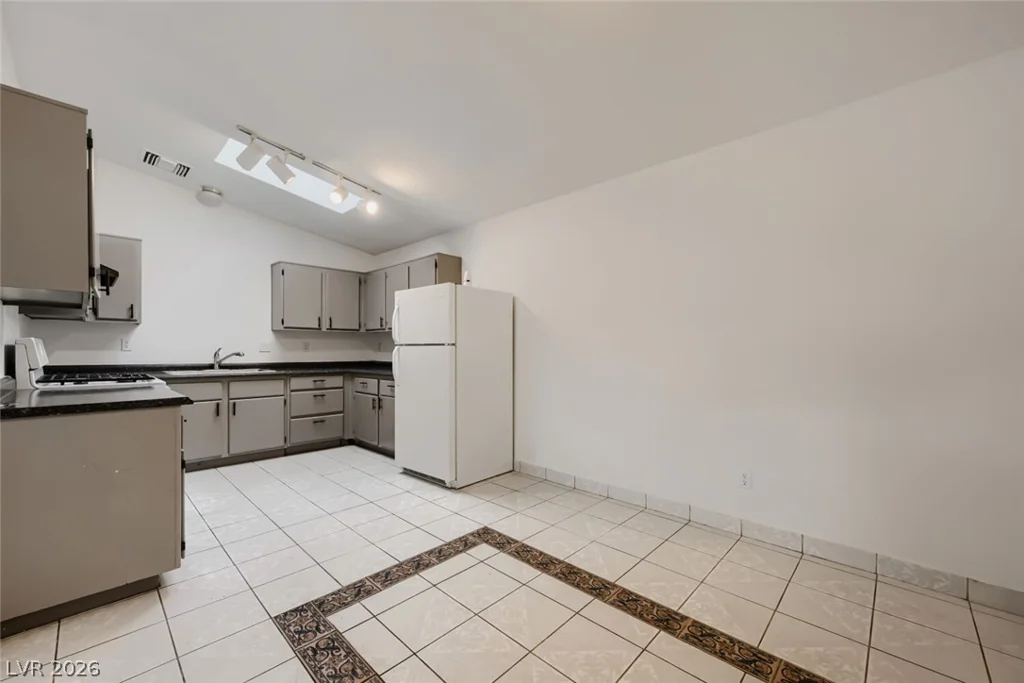 1918 King Hill, Las Vegas, NV 89106
