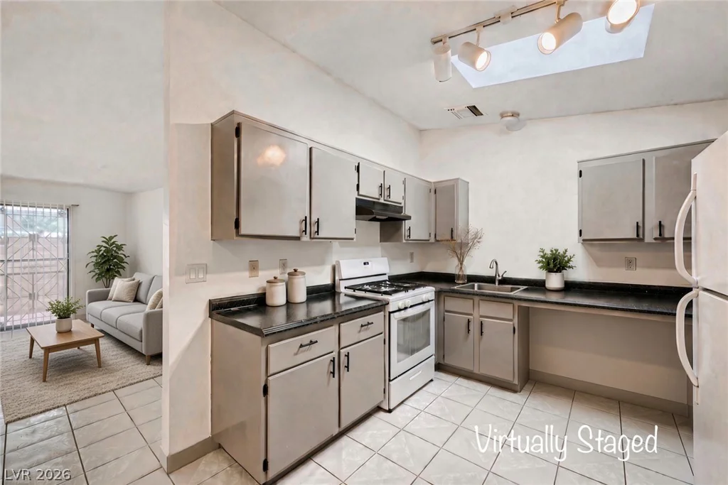 1918 King Hill, Las Vegas, NV 89106