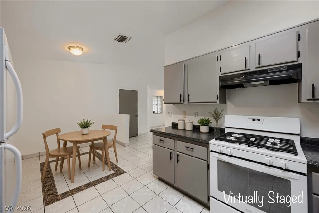 1918 King Hill, Las Vegas, NV 89106
