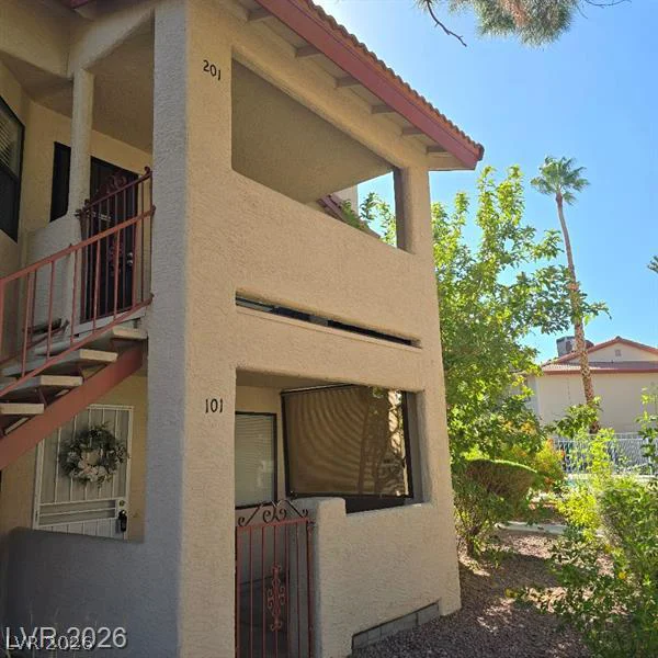 713 Rock Springs, Las Vegas, NV 89128