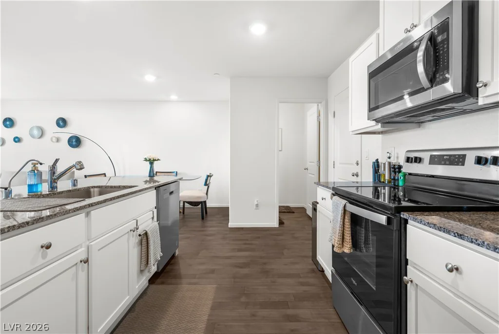 1128 Scarlet Sparrow, Henderson, NV 89011