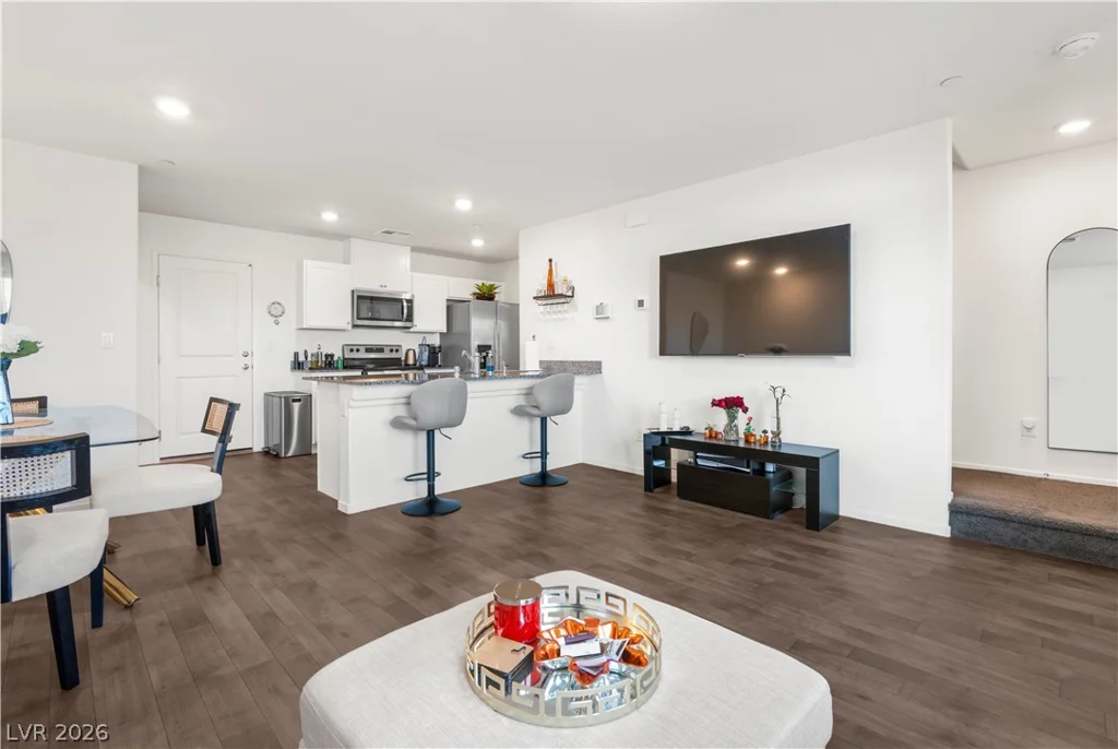 1128 Scarlet Sparrow, Henderson, NV 89011