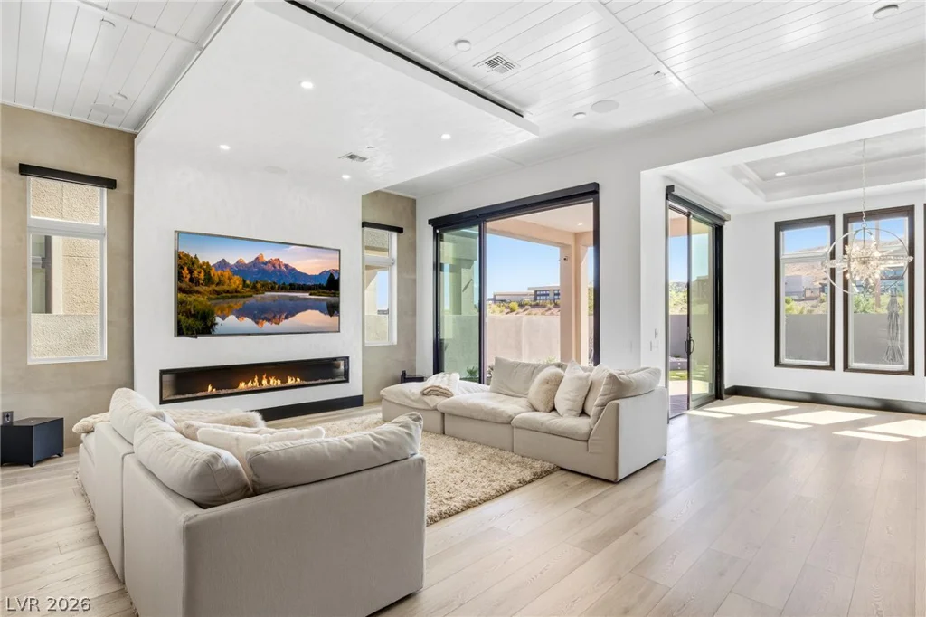 11041 Concord Valley, Las Vegas, NV 89135