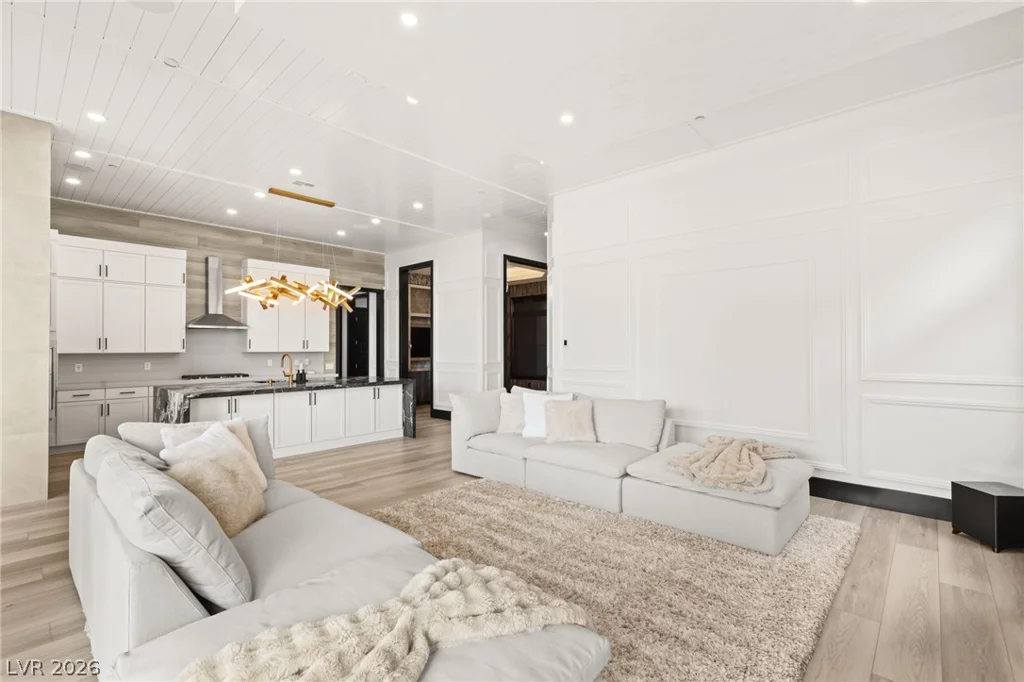 11041 Concord Valley, Las Vegas, NV 89135