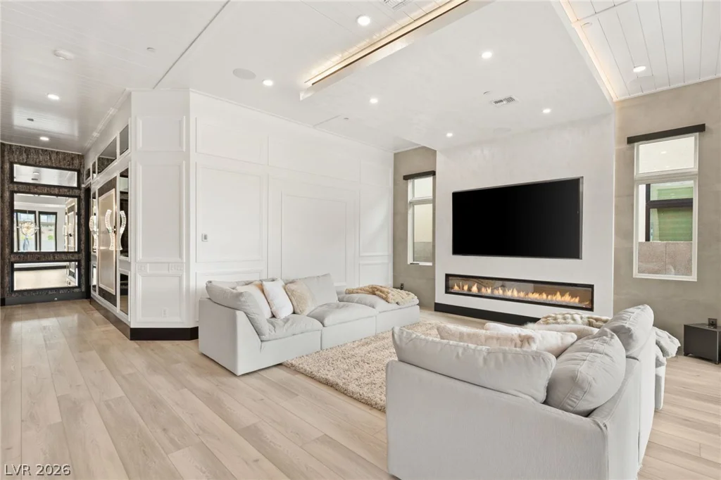11041 Concord Valley, Las Vegas, NV 89135